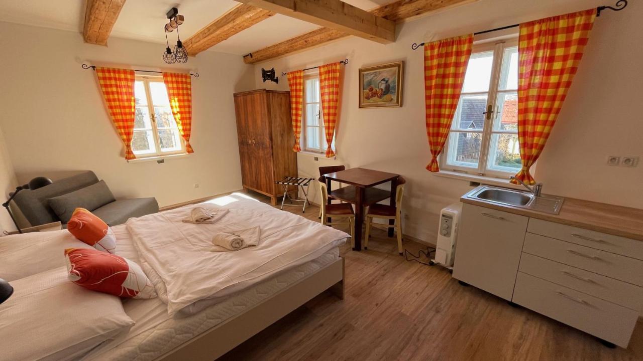Penzion Pod Devítkou Hřensko Exterior foto