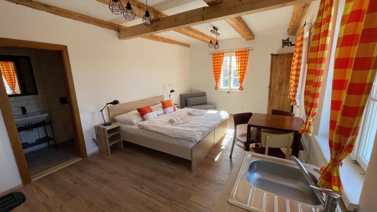 Penzion Pod Devítkou Hřensko Exterior foto