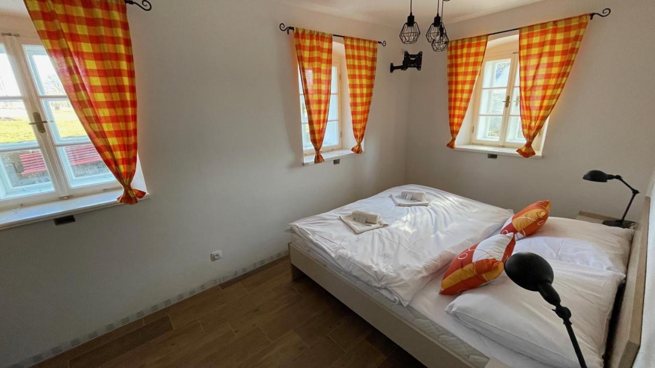 Penzion Pod Devítkou Hřensko Exterior foto